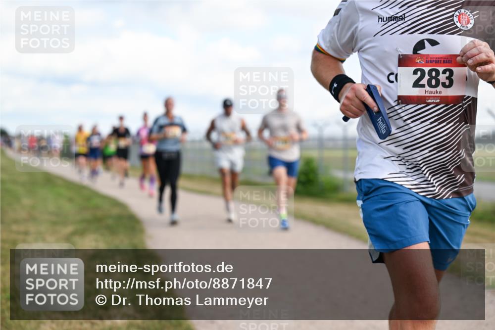 14.09.2025 - Airport Race Dr. Thomas Lammeyer http://msf.ph/oto/8871847 14.09.2025 12:16:26 Laufen 42, 283, 1910 meine-sportfotos.de
