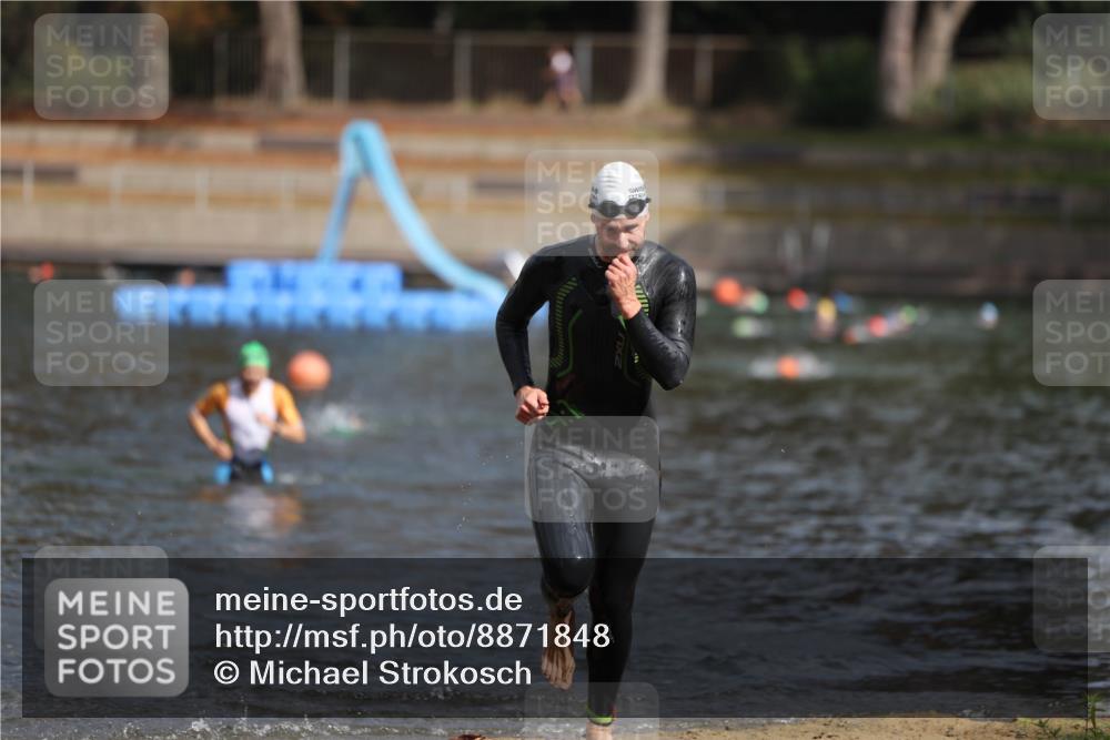 14.09.2025 - Stadtparktriathlon Michael Strokosch http://msf.ph/oto/8871848 14.09.2025 11:48:57 Schwimmen 1185 meine-sportfotos.de