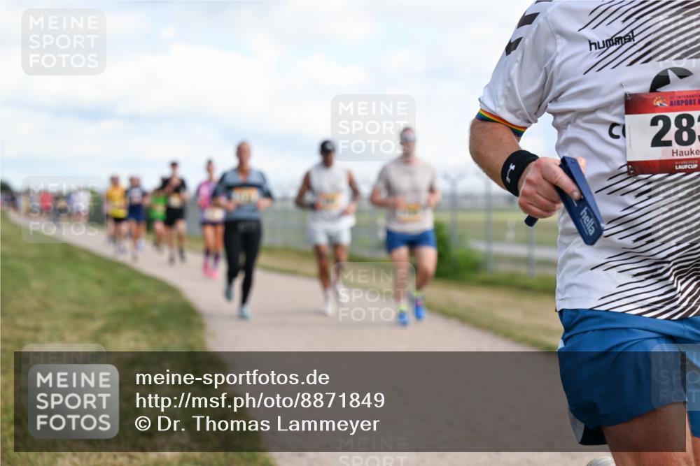 14.09.2025 - Airport Race Dr. Thomas Lammeyer http://msf.ph/oto/8871849 14.09.2025 12:16:26 Laufen 28 meine-sportfotos.de