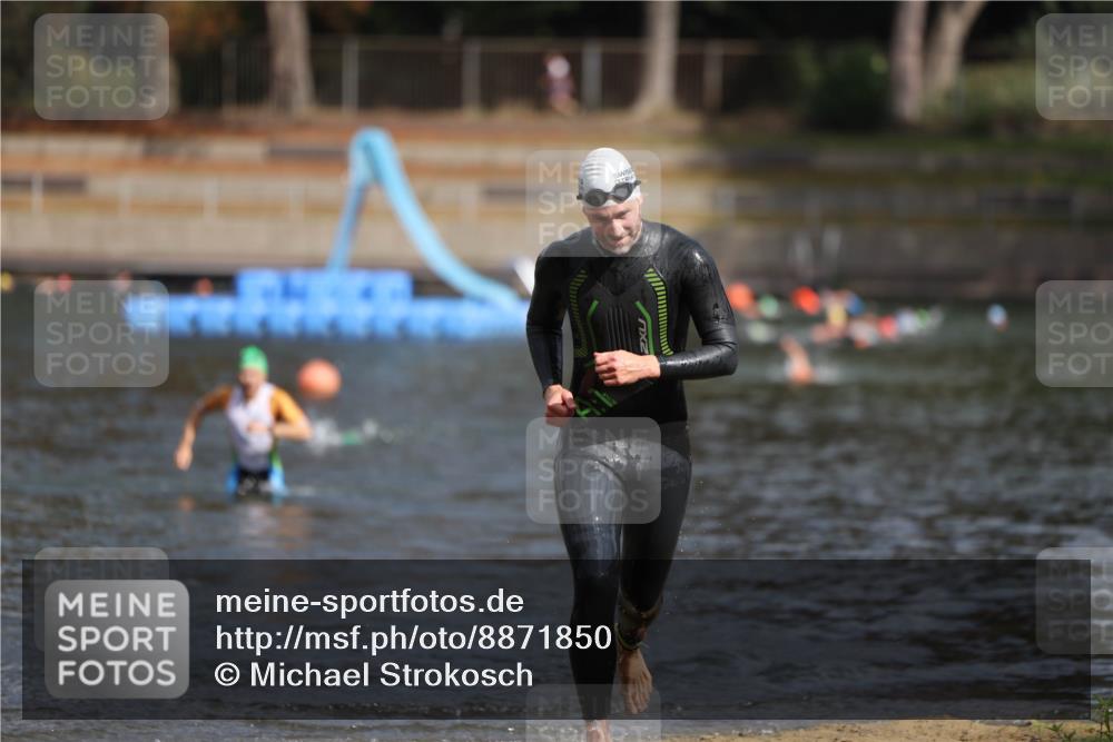 14.09.2025 - Stadtparktriathlon Michael Strokosch http://msf.ph/oto/8871850 14.09.2025 11:48:57 Schwimmen 1185 meine-sportfotos.de