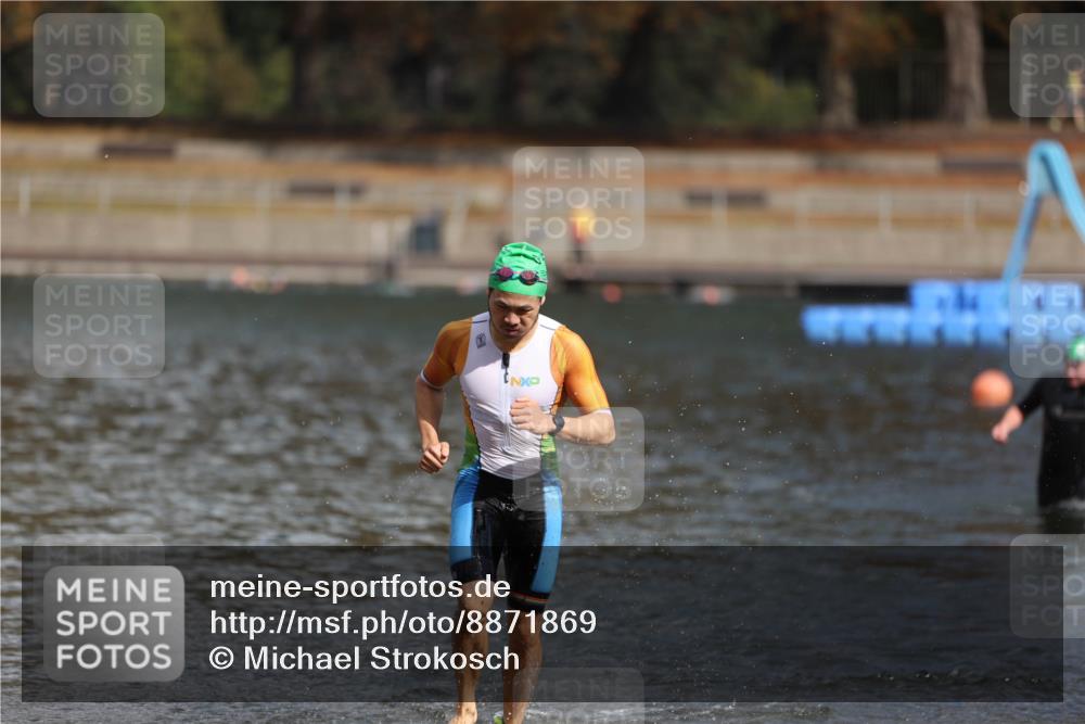 14.09.2025 - Stadtparktriathlon Michael Strokosch http://msf.ph/oto/8871869 14.09.2025 11:49:07 Schwimmen 1217 meine-sportfotos.de