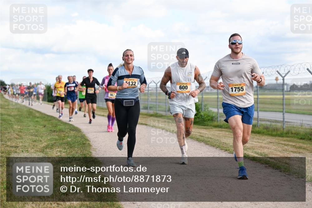 14.09.2025 - Airport Race Dr. Thomas Lammeyer http://msf.ph/oto/8871873 14.09.2025 12:16:28 Laufen 1564, 967, 132, 600, 1755 meine-sportfotos.de