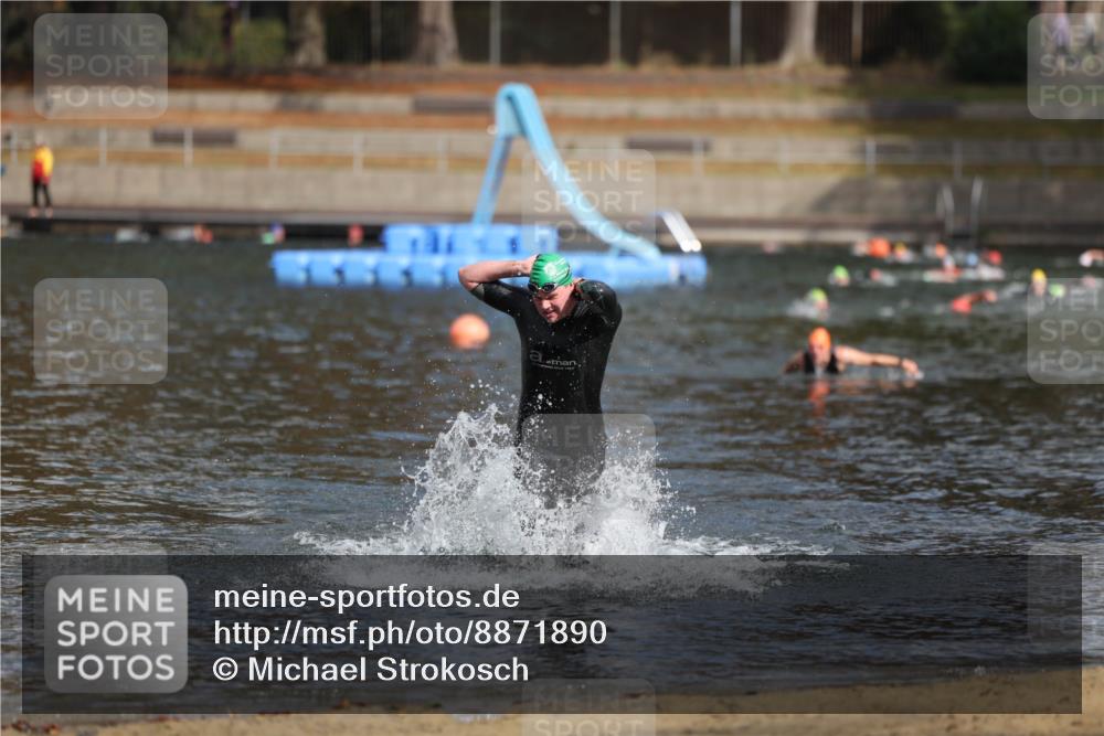 14.09.2025 - Stadtparktriathlon Michael Strokosch http://msf.ph/oto/8871890 14.09.2025 11:49:15 Schwimmen 1178 meine-sportfotos.de