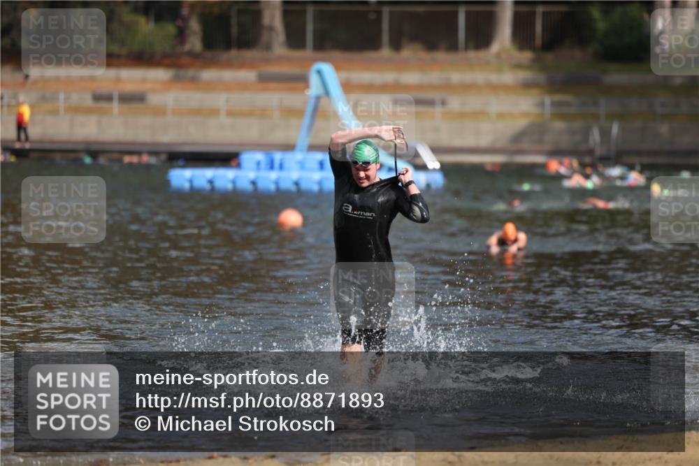 14.09.2025 - Stadtparktriathlon Michael Strokosch http://msf.ph/oto/8871893 14.09.2025 11:49:16 Schwimmen 1178 meine-sportfotos.de