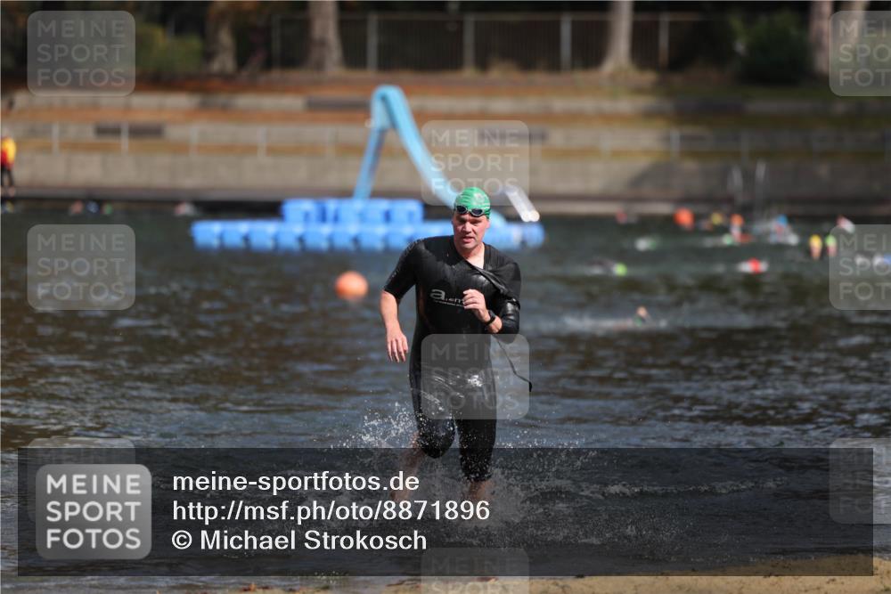 14.09.2025 - Stadtparktriathlon Michael Strokosch http://msf.ph/oto/8871896 14.09.2025 11:49:17 Schwimmen 1178 meine-sportfotos.de