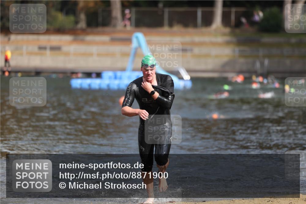 14.09.2025 - Stadtparktriathlon Michael Strokosch http://msf.ph/oto/8871900 14.09.2025 11:49:18 Schwimmen 1178 meine-sportfotos.de