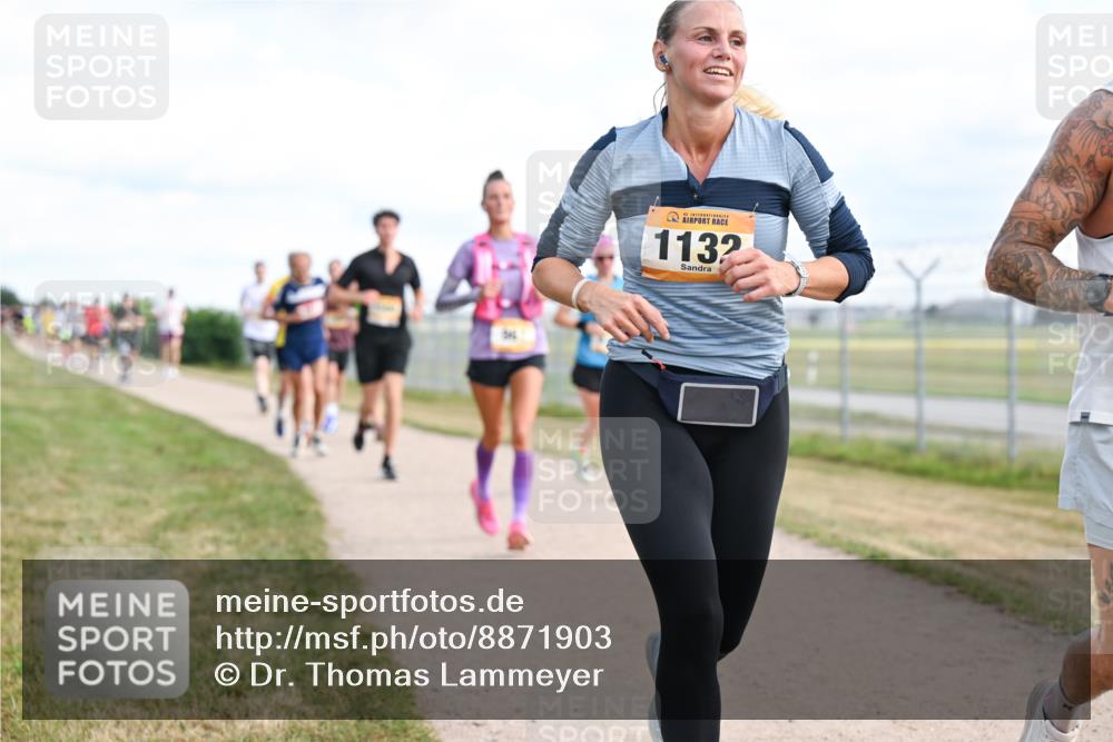 14.09.2025 - Airport Race Dr. Thomas Lammeyer http://msf.ph/oto/8871903 14.09.2025 12:16:29 Laufen 1132 meine-sportfotos.de