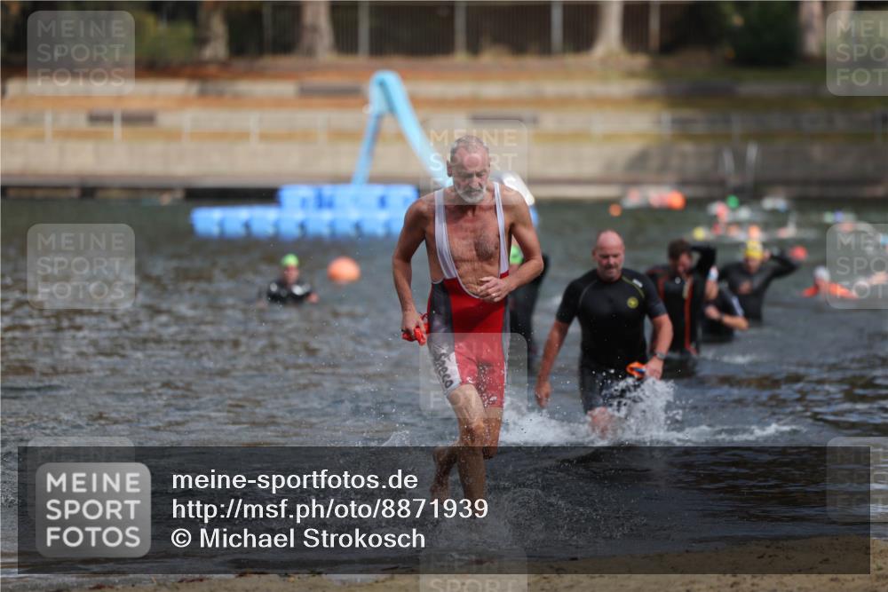 14.09.2025 - Stadtparktriathlon Michael Strokosch http://msf.ph/oto/8871939 14.09.2025 11:50:06 Schwimmen 1168, 1170, 1174, 1214 meine-sportfotos.de