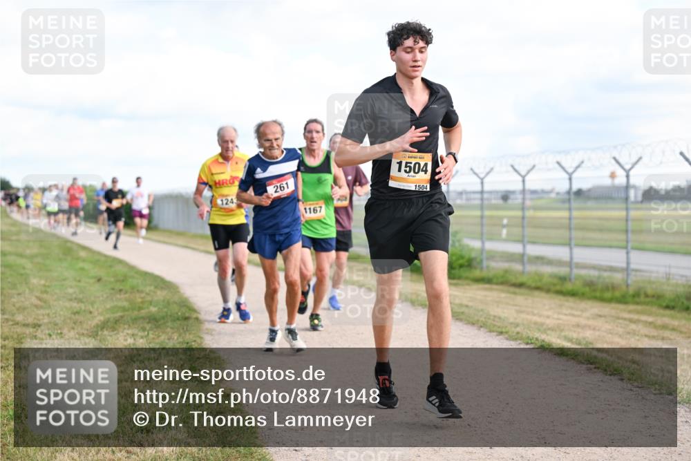 14.09.2025 - Airport Race Dr. Thomas Lammeyer http://msf.ph/oto/8871948 14.09.2025 12:16:32 Laufen 1243, 261, 1167, 1504, 1504 meine-sportfotos.de