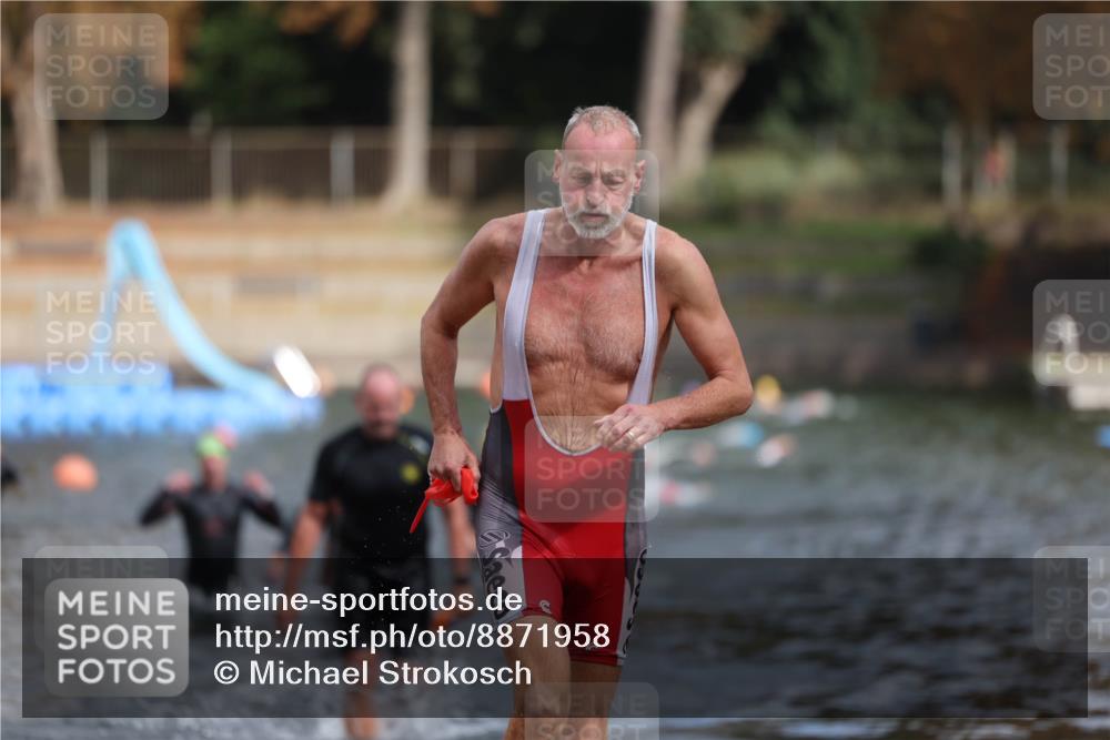 14.09.2025 - Stadtparktriathlon Michael Strokosch http://msf.ph/oto/8871958 14.09.2025 11:50:09 Schwimmen 1162, 1168, 1170, 1174, 1188, 1214 meine-sportfotos.de