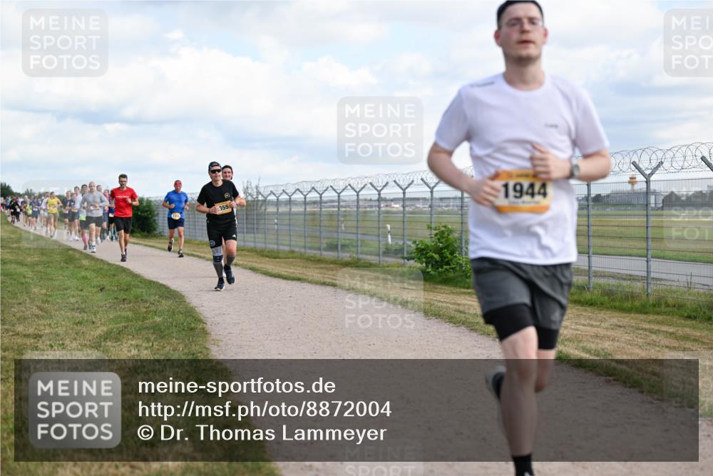 14.09.2025 - Airport Race Dr. Thomas Lammeyer http://msf.ph/oto/8872004 14.09.2025 12:16:36 Laufen 355, 1944 meine-sportfotos.de