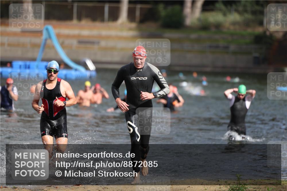 14.09.2025 - Stadtparktriathlon Michael Strokosch http://msf.ph/oto/8872085 14.09.2025 11:50:50 Schwimmen 1124, 1173 meine-sportfotos.de