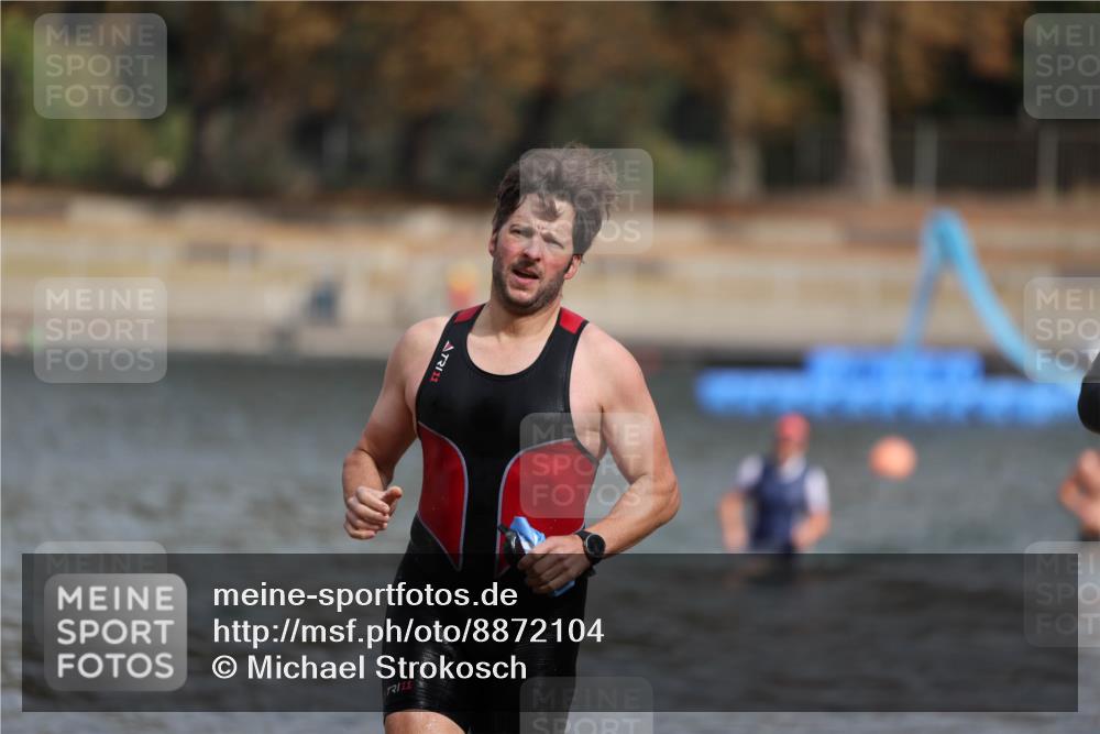 14.09.2025 - Stadtparktriathlon Michael Strokosch http://msf.ph/oto/8872104 14.09.2025 11:50:54 Schwimmen 1124, 1173 meine-sportfotos.de
