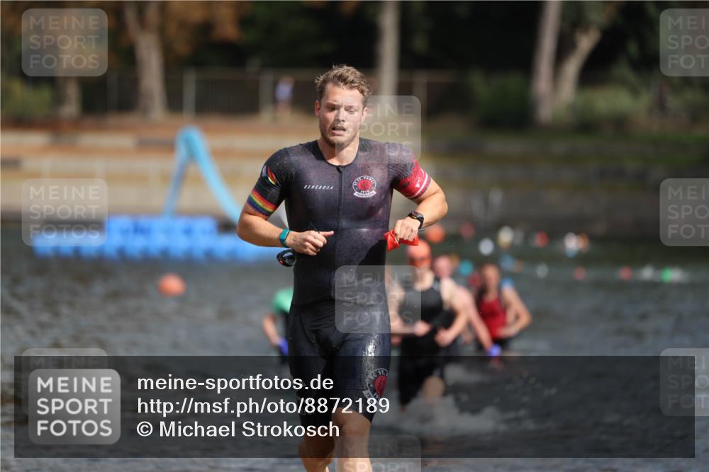 14.09.2025 - Stadtparktriathlon Michael Strokosch http://msf.ph/oto/8872189 14.09.2025 11:51:24 Schwimmen 1129, 1139, 1203, 1212 meine-sportfotos.de