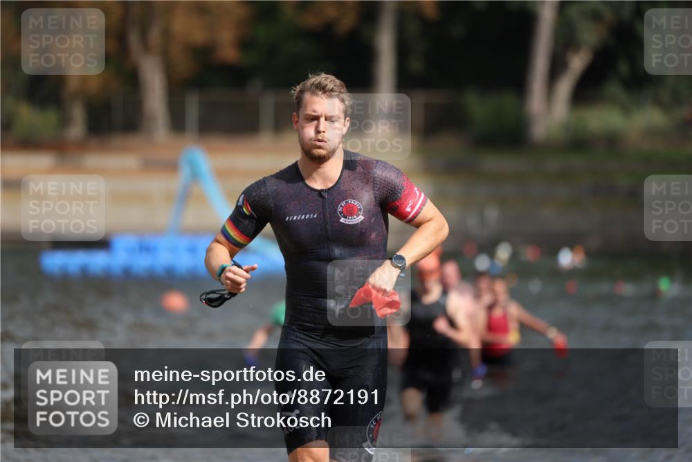 14.09.2025 - Stadtparktriathlon Michael Strokosch http://msf.ph/oto/8872191 14.09.2025 11:51:24 Schwimmen 1129, 1139, 1203, 1212 meine-sportfotos.de