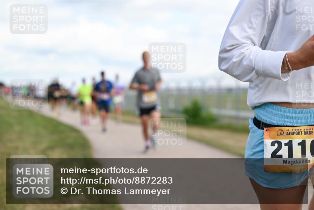 14.09.2025 - Airport Race Dr. Thomas Lammeyer http://msf.ph/oto/8872283 14.09.2025 12:16:56 Laufen 42, 2110 meine-sportfotos.de