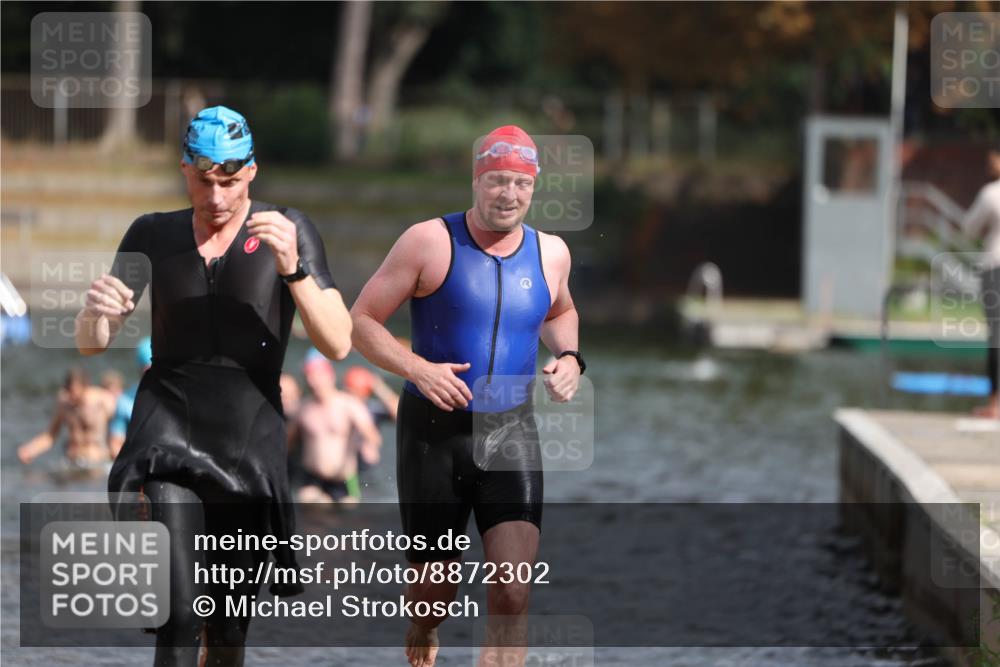 14.09.2025 - Stadtparktriathlon Michael Strokosch http://msf.ph/oto/8872302 14.09.2025 11:52:07 Schwimmen 1143, 1160, 1193, 1211 meine-sportfotos.de