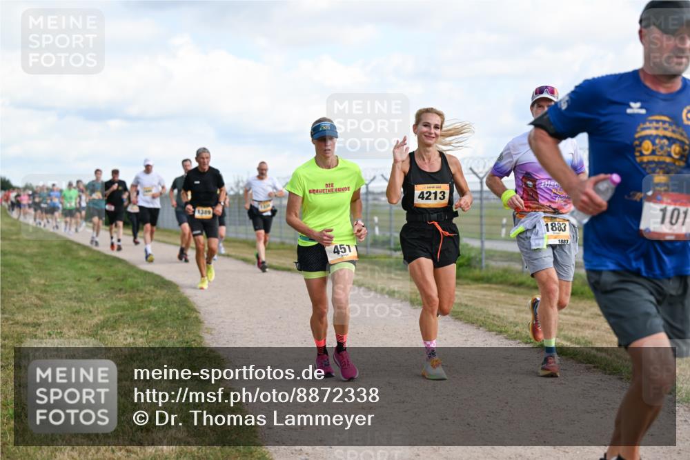 14.09.2025 - Airport Race Dr. Thomas Lammeyer http://msf.ph/oto/8872338 14.09.2025 12:17:00 Laufen 1389, 1330, 451, 4213, 1883, 1883, 101 meine-sportfotos.de