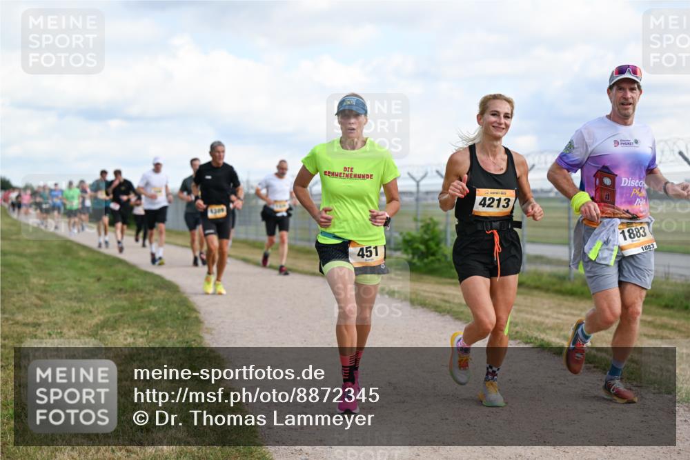 14.09.2025 - Airport Race Dr. Thomas Lammeyer http://msf.ph/oto/8872345 14.09.2025 12:17:00 Laufen 1309, 4213, 451, 1883, 1883 meine-sportfotos.de