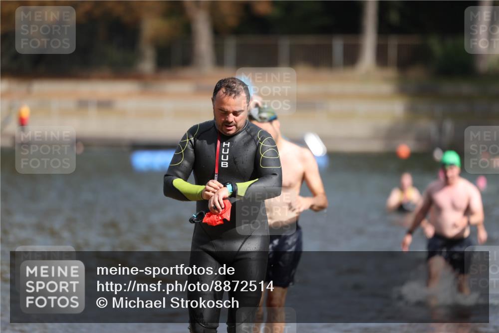 14.09.2025 - Stadtparktriathlon Michael Strokosch http://msf.ph/oto/8872514 14.09.2025 11:53:57 Schwimmen 1141, 1149, 1152, 1218 meine-sportfotos.de