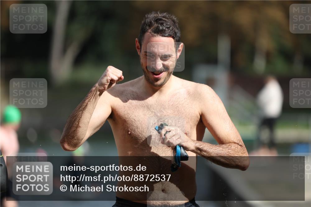 14.09.2025 - Stadtparktriathlon Michael Strokosch http://msf.ph/oto/8872537 14.09.2025 11:54:01 Schwimmen 1141, 1149, 1152, 1218 meine-sportfotos.de