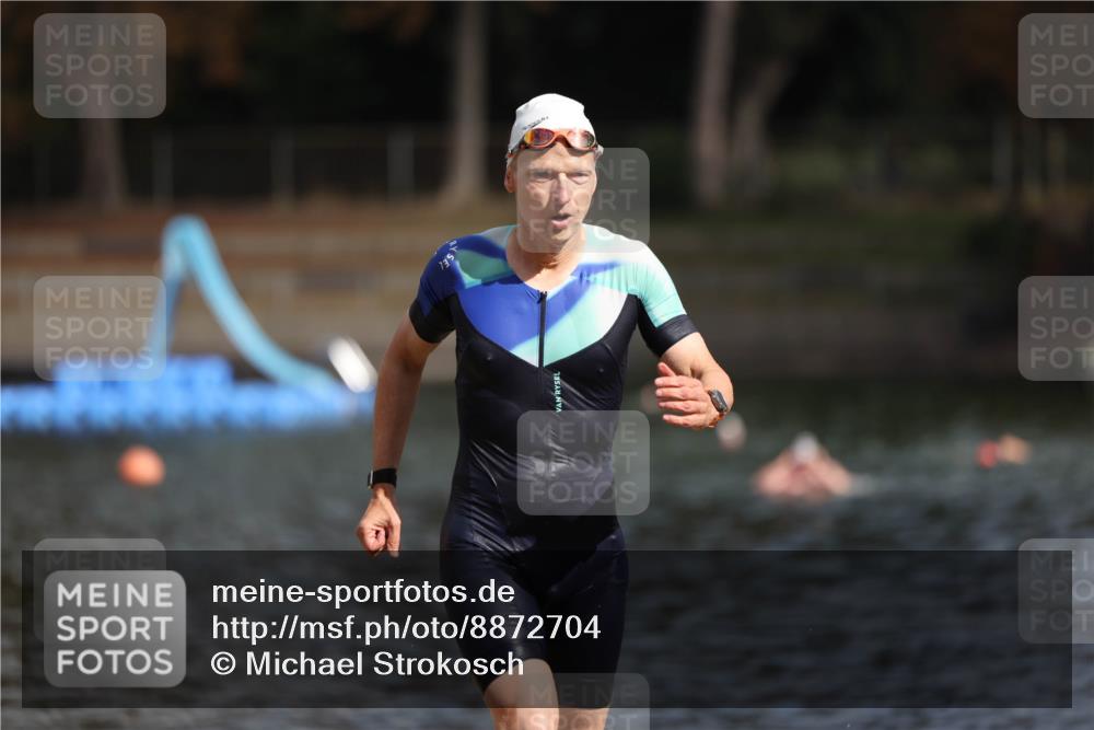 14.09.2025 - Stadtparktriathlon Michael Strokosch http://msf.ph/oto/8872704 14.09.2025 11:55:20 Schwimmen 1204 meine-sportfotos.de