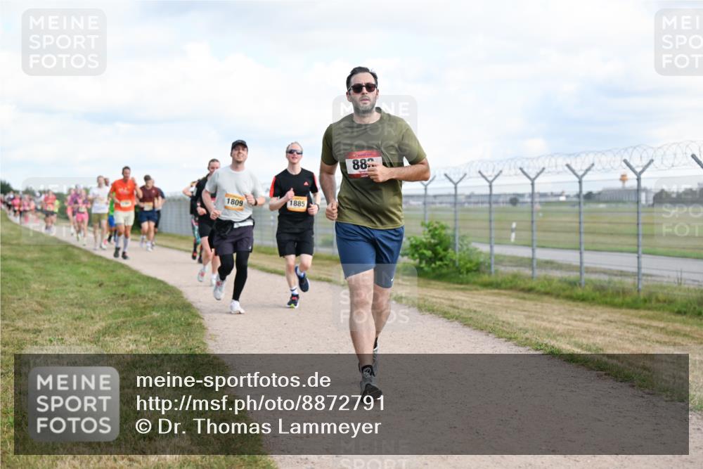 14.09.2025 - Airport Race Dr. Thomas Lammeyer http://msf.ph/oto/8872791 14.09.2025 12:17:29 Laufen 1809, 1885, 88 meine-sportfotos.de