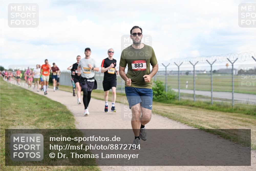 14.09.2025 - Airport Race Dr. Thomas Lammeyer http://msf.ph/oto/8872794 14.09.2025 12:17:29 Laufen 1885, 1809, 883 meine-sportfotos.de
