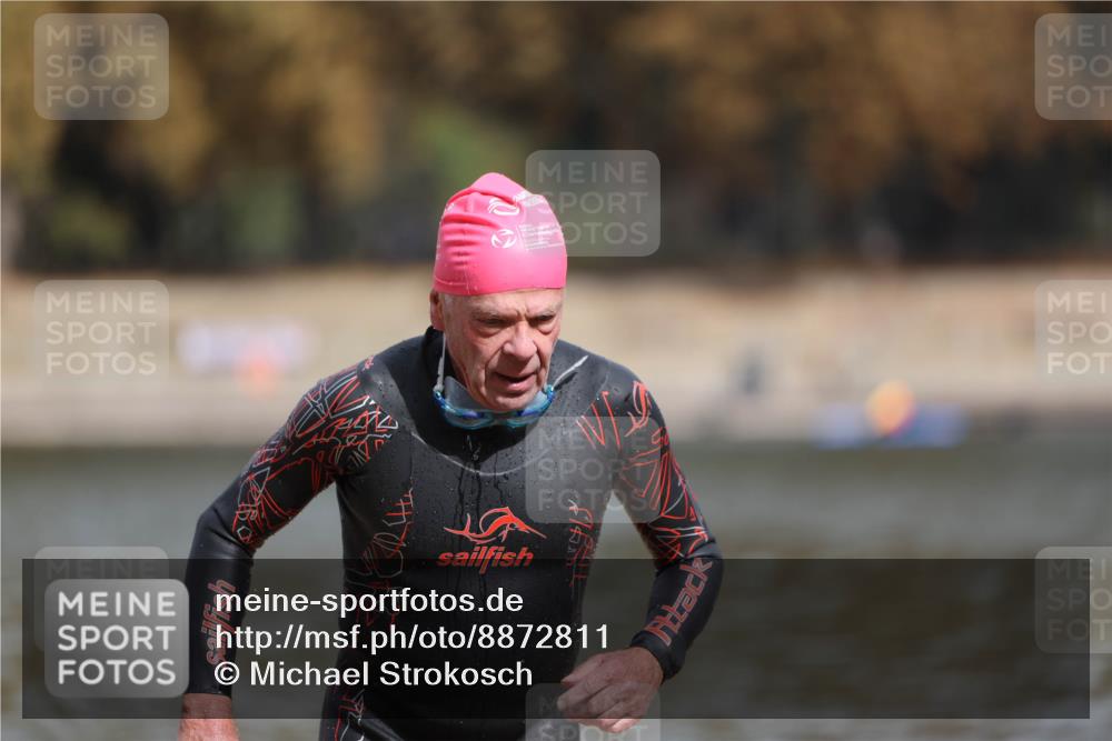 14.09.2025 - Stadtparktriathlon Michael Strokosch http://msf.ph/oto/8872811 14.09.2025 11:58:49 Schwimmen 1208, 1215 meine-sportfotos.de
