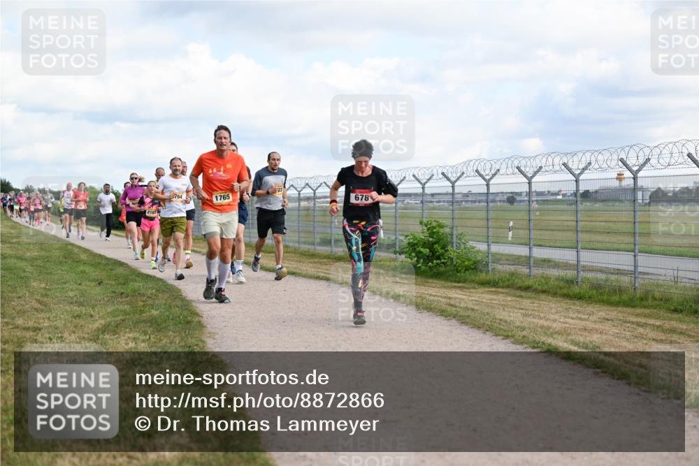 14.09.2025 - Airport Race Dr. Thomas Lammeyer http://msf.ph/oto/8872866 14.09.2025 12:17:34 Laufen 2162, 764, 1765, 678 meine-sportfotos.de