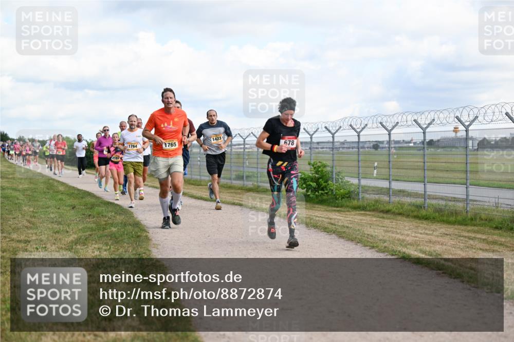 14.09.2025 - Airport Race Dr. Thomas Lammeyer http://msf.ph/oto/8872874 14.09.2025 12:17:34 Laufen 2162, 1423, 1764, 1765, 678 meine-sportfotos.de