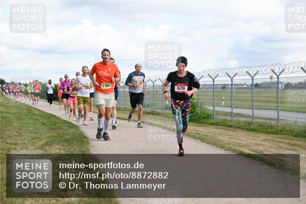 14.09.2025 - Airport Race Dr. Thomas Lammeyer http://msf.ph/oto/8872882 14.09.2025 12:17:35 Laufen 2162, 1764, 1765, 1423, 678 meine-sportfotos.de