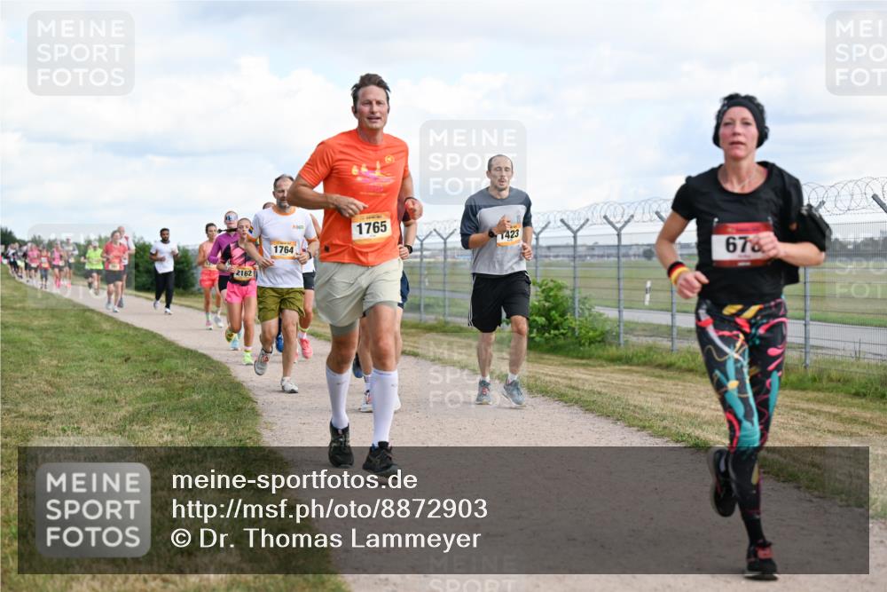 14.09.2025 - Airport Race Dr. Thomas Lammeyer http://msf.ph/oto/8872903 14.09.2025 12:17:36 Laufen 2162, 1764, 1765, 1423, 678 meine-sportfotos.de