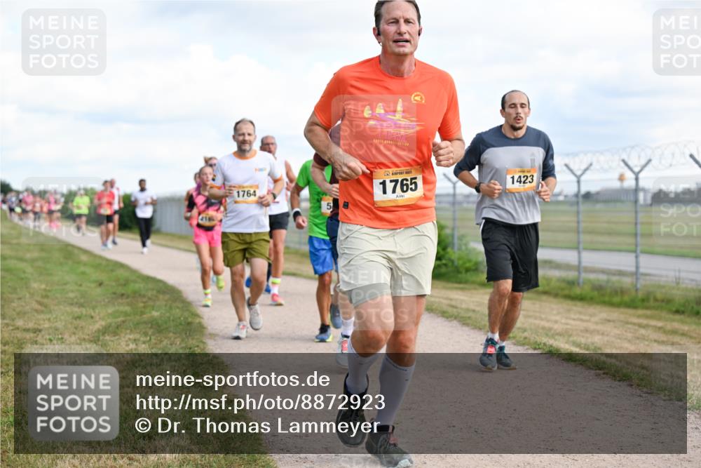 14.09.2025 - Airport Race Dr. Thomas Lammeyer http://msf.ph/oto/8872923 14.09.2025 12:17:37 Laufen 1764, 1765, 1423 meine-sportfotos.de