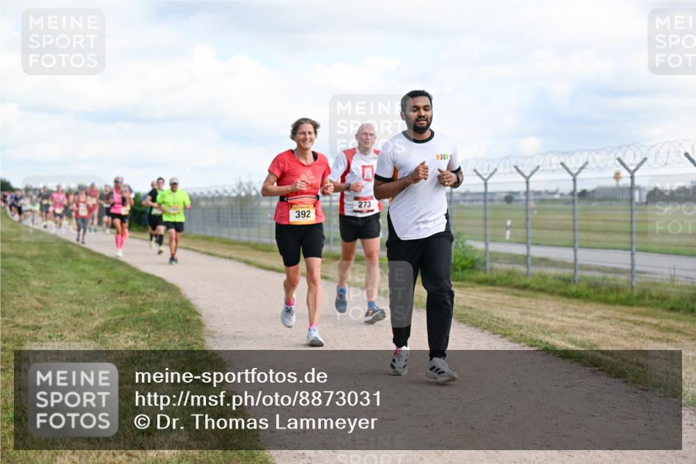 14.09.2025 - Airport Race Dr. Thomas Lammeyer http://msf.ph/oto/8873031 14.09.2025 12:17:45 Laufen 392, 273 meine-sportfotos.de