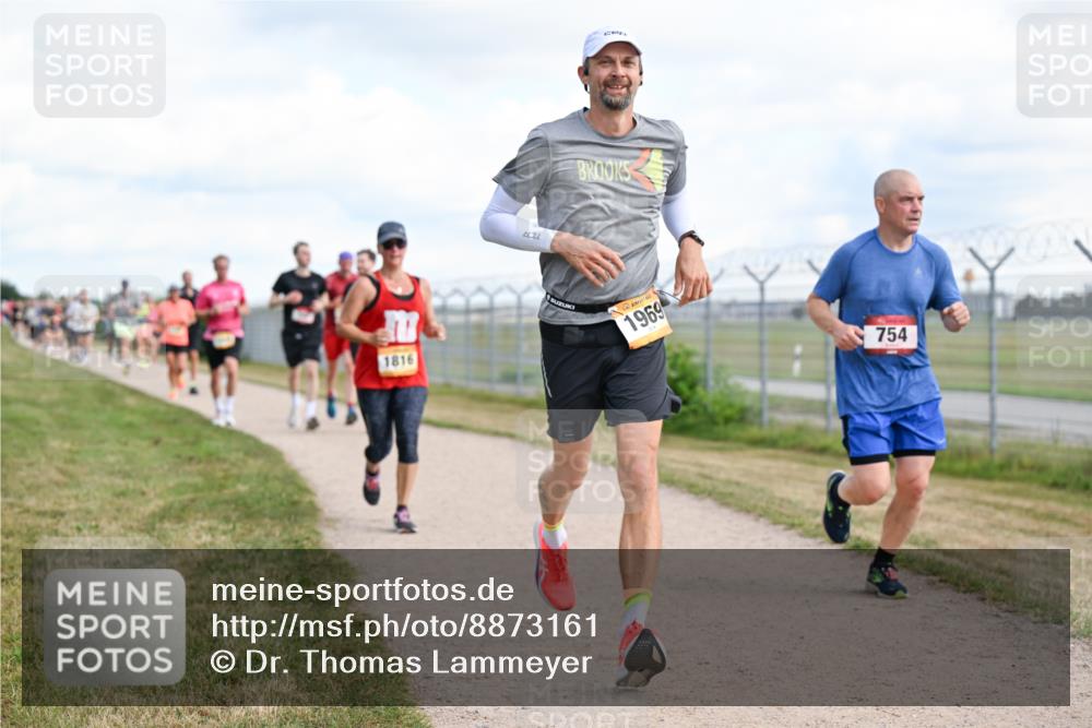 14.09.2025 - Airport Race Dr. Thomas Lammeyer http://msf.ph/oto/8873161 14.09.2025 12:17:54 Laufen 1816, 1969, 754 meine-sportfotos.de