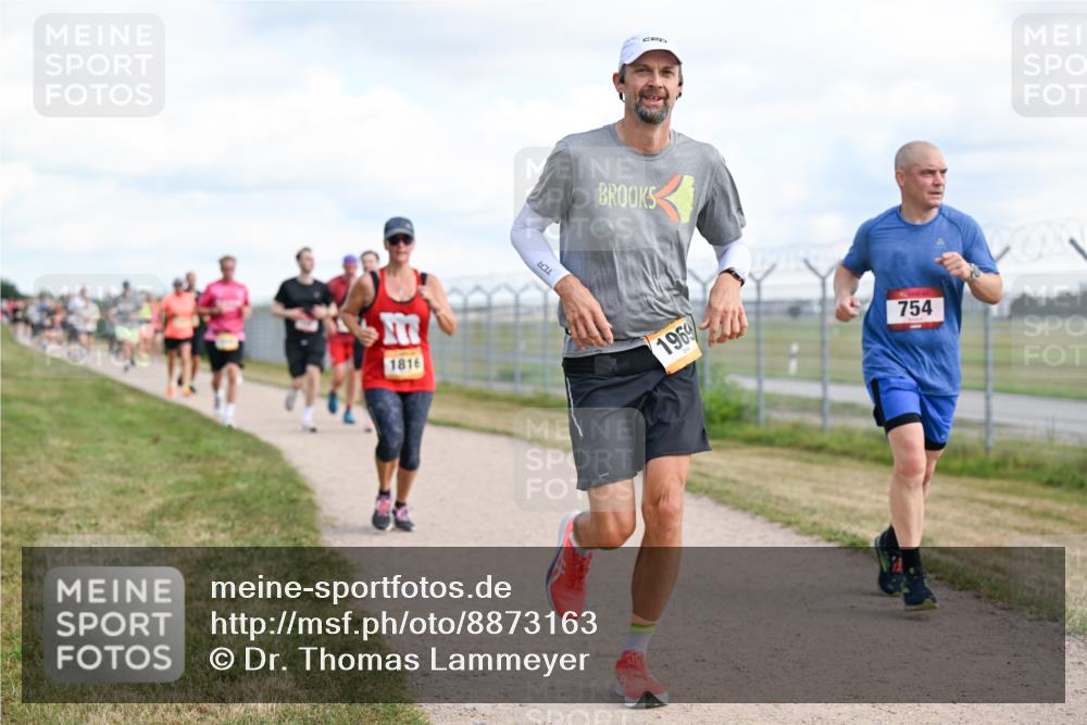 14.09.2025 - Airport Race Dr. Thomas Lammeyer http://msf.ph/oto/8873163 14.09.2025 12:17:54 Laufen 1816, 1969, 754 meine-sportfotos.de