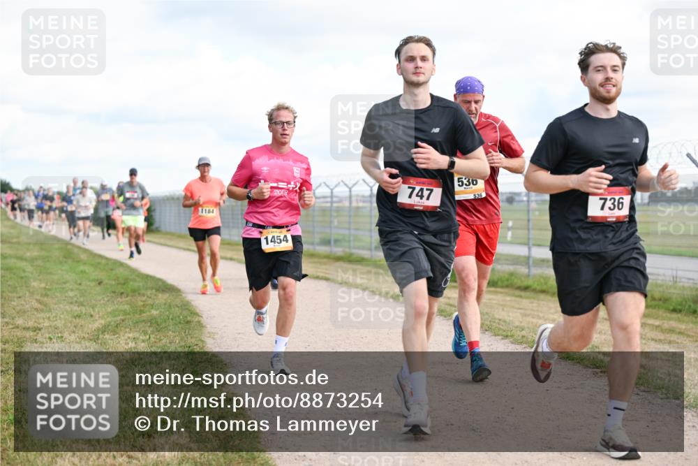 14.09.2025 - Airport Race Dr. Thomas Lammeyer http://msf.ph/oto/8873254 14.09.2025 12:17:59 Laufen 1184, 747, 536, 536, 1454, 736 meine-sportfotos.de