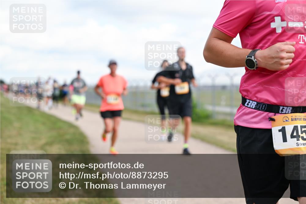 14.09.2025 - Airport Race Dr. Thomas Lammeyer http://msf.ph/oto/8873295 14.09.2025 12:18:02 Laufen 13, 3, 42, 145 meine-sportfotos.de