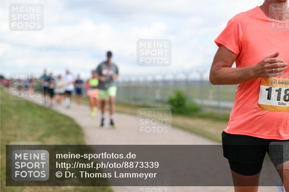 14.09.2025 - Airport Race Dr. Thomas Lammeyer http://msf.ph/oto/8873339 14.09.2025 12:18:04 Laufen 42, 118 meine-sportfotos.de