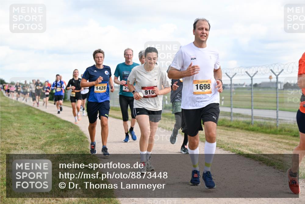 14.09.2025 - Airport Race Dr. Thomas Lammeyer http://msf.ph/oto/8873448 14.09.2025 12:18:10 Laufen 1428, 29, 910, 1698, 86 meine-sportfotos.de