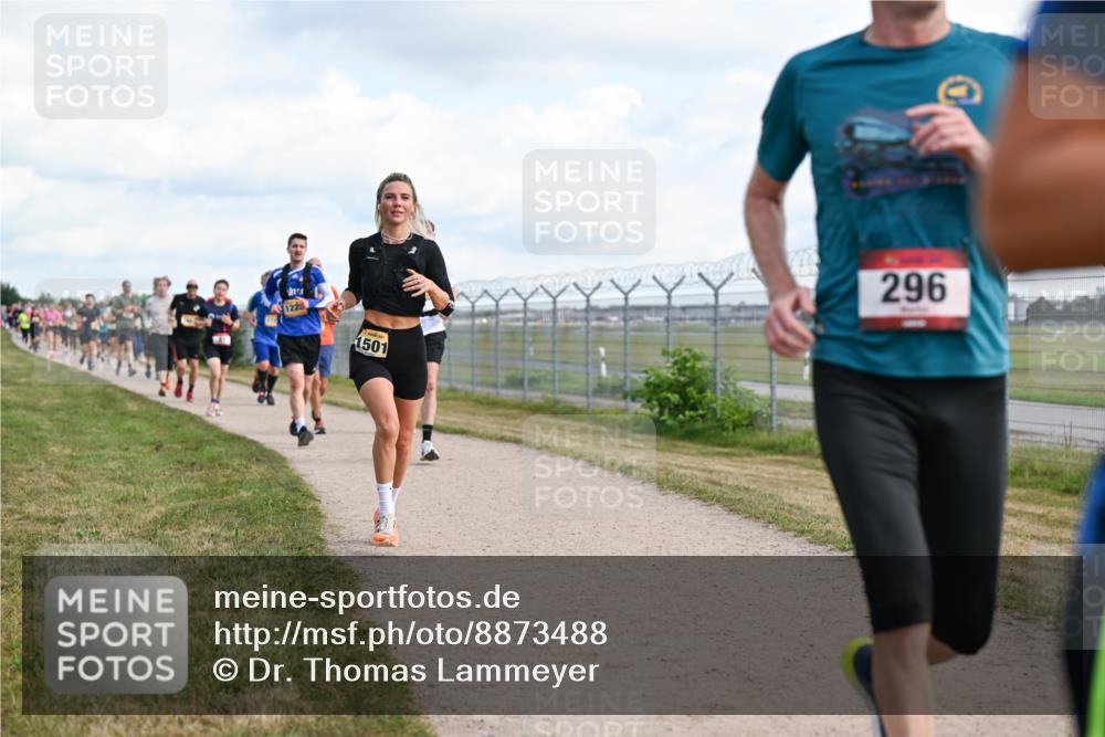 14.09.2025 - Airport Race Dr. Thomas Lammeyer http://msf.ph/oto/8873488 14.09.2025 12:18:13 Laufen 1501, 296 meine-sportfotos.de