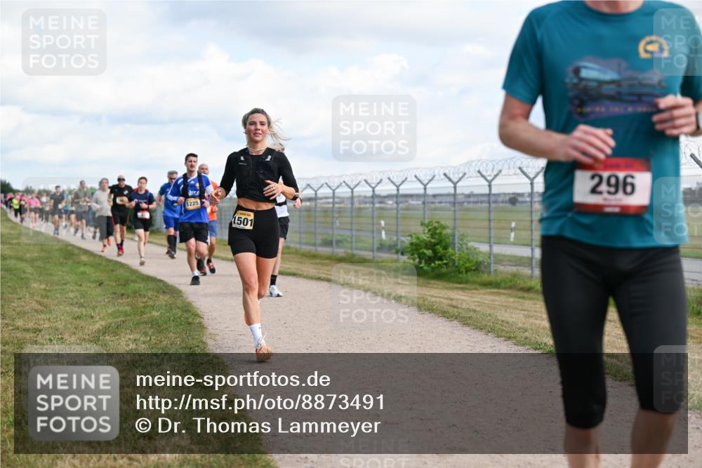 14.09.2025 - Airport Race Dr. Thomas Lammeyer http://msf.ph/oto/8873491 14.09.2025 12:18:13 Laufen 1225, 1501, 296 meine-sportfotos.de