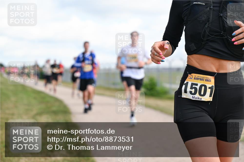 14.09.2025 - Airport Race Dr. Thomas Lammeyer http://msf.ph/oto/8873531 14.09.2025 12:18:16 Laufen 42, 1501 meine-sportfotos.de