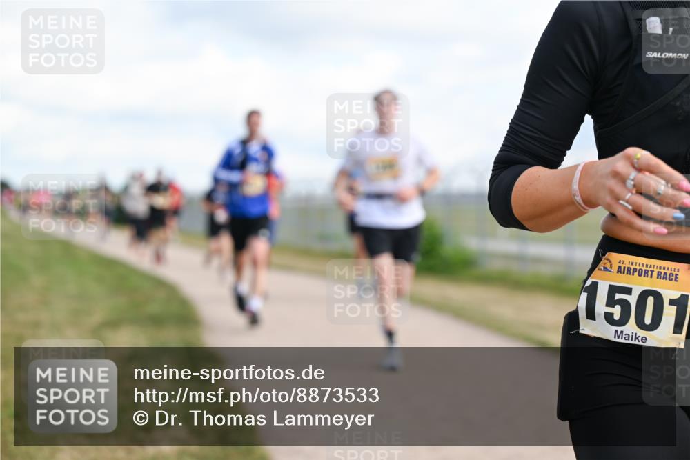 14.09.2025 - Airport Race Dr. Thomas Lammeyer http://msf.ph/oto/8873533 14.09.2025 12:18:16 Laufen 42, 1501 meine-sportfotos.de