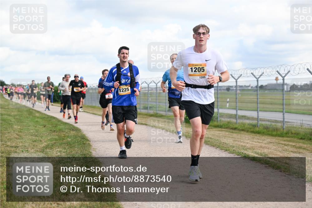 14.09.2025 - Airport Race Dr. Thomas Lammeyer http://msf.ph/oto/8873540 14.09.2025 12:18:16 Laufen 61, 1225, 1205, 1205 meine-sportfotos.de