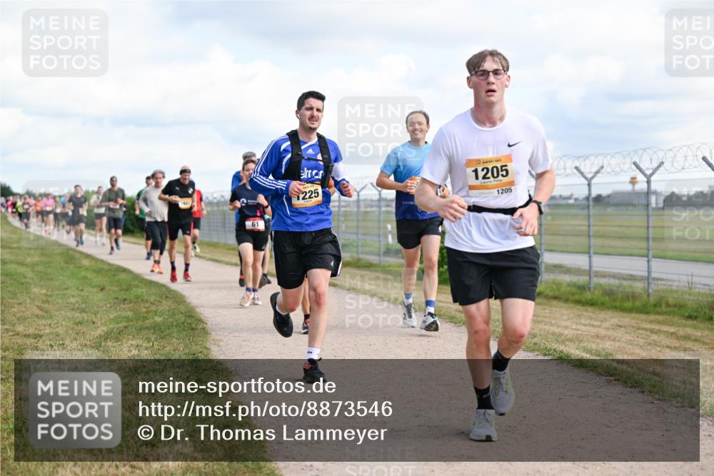 14.09.2025 - Airport Race Dr. Thomas Lammeyer http://msf.ph/oto/8873546 14.09.2025 12:18:17 Laufen 61, 225, 1205, 1205 meine-sportfotos.de
