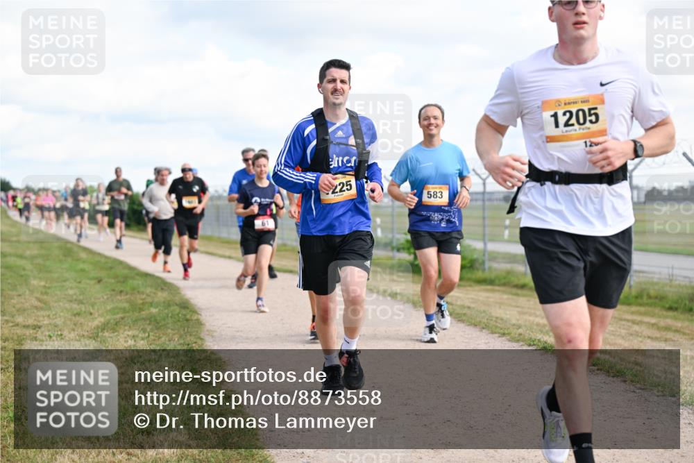 14.09.2025 - Airport Race Dr. Thomas Lammeyer http://msf.ph/oto/8873558 14.09.2025 12:18:17 Laufen 61, 225, 583, 1205 meine-sportfotos.de