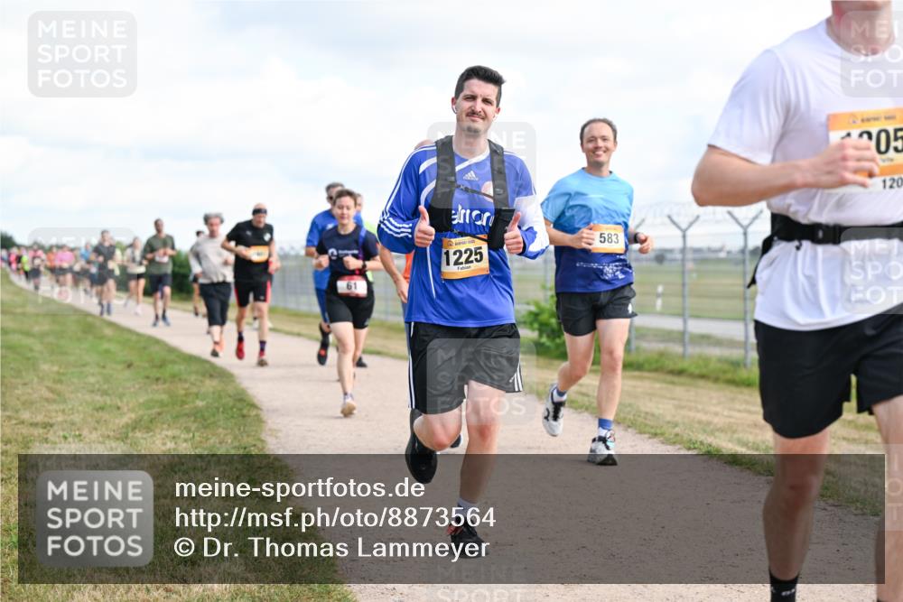 14.09.2025 - Airport Race Dr. Thomas Lammeyer http://msf.ph/oto/8873564 14.09.2025 12:18:17 Laufen 583, 61, 1225, 05, 120 meine-sportfotos.de