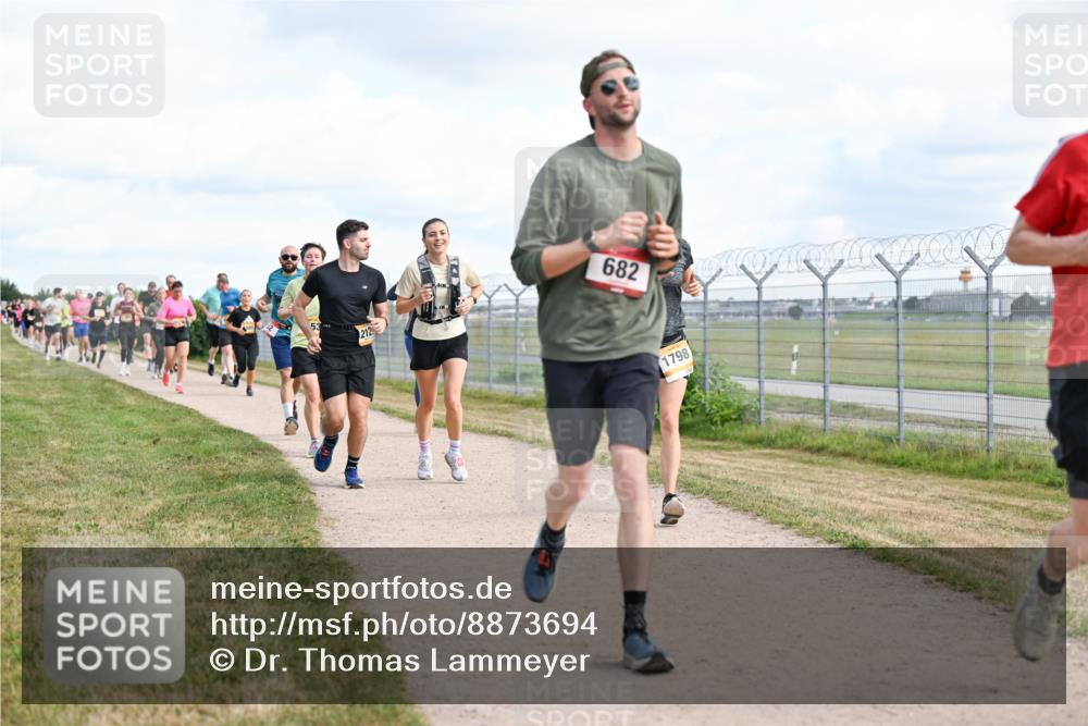 14.09.2025 - Airport Race Dr. Thomas Lammeyer http://msf.ph/oto/8873694 14.09.2025 12:18:26 Laufen 53, 212, 682, 1798 meine-sportfotos.de